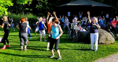 Zumba w parku. Fot. Leszek Spigarski.