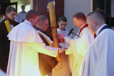 Wielka Sobota - Wigilia Paschalna w Wejherowskiej Kolegiacie - fot. Leszek Spigarski