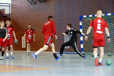 Tytani Wejherowo - rozgrzewka przed meczem -fot. Leszek Spigarski