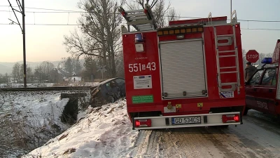 Bożepole Małe: Samochód wjechał pod pociąg
