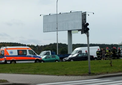 Kolizja przy rondzie Solidarności w Wejherowie