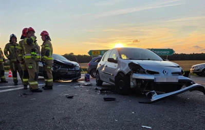 Wypadek na skrzyżowaniu. Sprawca kolizji wsiadł za kierownicę bez uprawnień