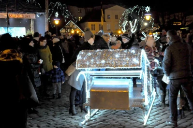 Magia świąt na wejherowskim rynku fot. Leszek Spigarski