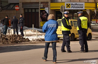 Alarm bombowy przy Centrum Kwiatkowskiego