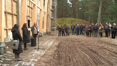 Wiecha nad ośrodkiem Anny Dymnej w Lubiatowie