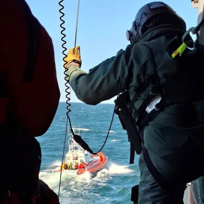 Na Zatoce Puckiej zaginął 35-letni surfer