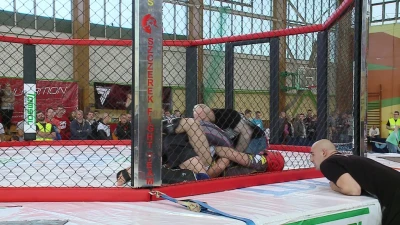 Siła mięśni czy technika, zawody MMA w Pucku