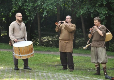 Rekonstrukcja historyczna 2016. Atak na taborowy wóz kupiecki fot. Leszek Spigarski