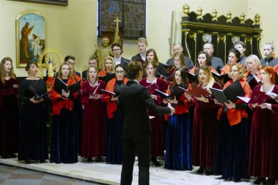 Koncert muzyki pasyjnej w Kolegiacie (31.03.2017) – fot. Leszek Spigarski