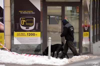 Alarm bombowy przy Centrum Kwiatkowskiego