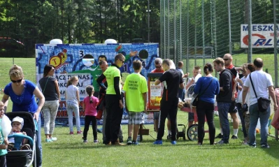 Mecz księża i samorządowcy - przedmeczowe atrakcje - fot. Leszek Spigarski