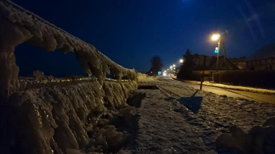 Rewa zimową nocą 