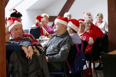 Turystyczne Mikołajki i Dzień Wolontariusza 2017 w WUTW YMCA, fot. Leszek Spigarski