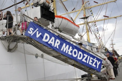 Na pokładzie Daru Młodzieży