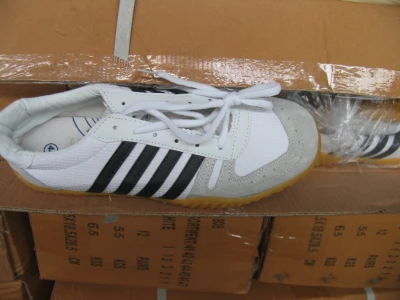 Zatrzymano 24 tysiące podrobionych adidasów