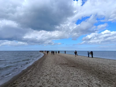 Przez Zatokę Pucką do Rewy. Uczestnicy ukończyli XXVI Marsz Śledzia