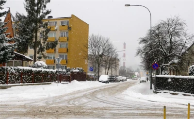 Wejherowo  - zimowa aura na osiedlowych ulicach (8.02.2017) - fot. Leszek Spigarski