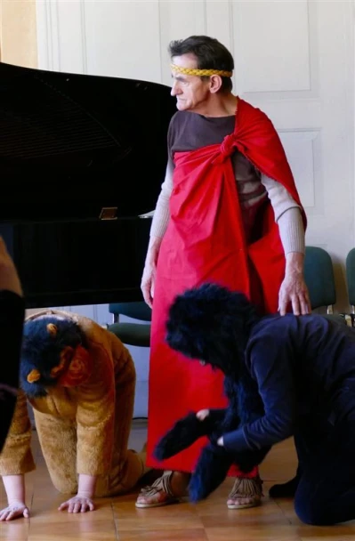 Spektakl Od przedszkola do seniora w wykonaniu teatru Srebrna Nitka fot. Leszek Spigarski