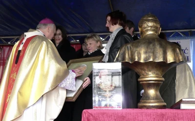 Rocznica nadania imienia Jana Pawła II Samorządowemu Gimnazjum w Bolszewie