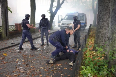 Syreny, dym i strzały w areszcie. To tylko ćwiczenia