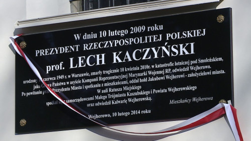Tablica Lecha Kaczyńskiego w Wejherowie