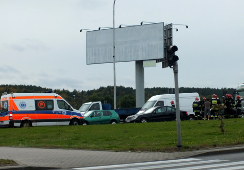 Kolizja przy rondzie Solidarności w Wejherowie