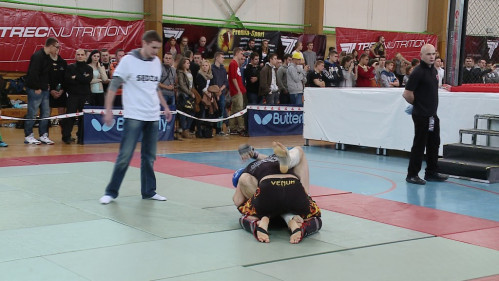 Siła mięśni czy technika, zawody MMA w Pucku