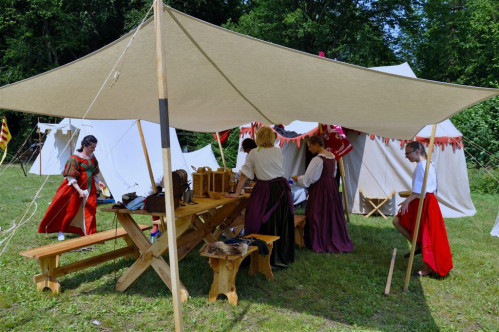 Rekonstrukcje Historyczne 2016. Obozowisko w Parku Miejskim. fot. Leszek Spigarski
