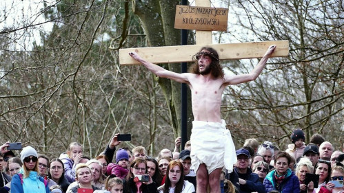 Misterium Męki Pańskiej na Kalwarii Wejherowskiej w obiektywie fotoreportera Leszka Spigarskiego