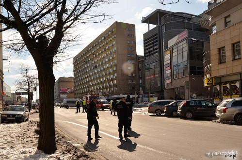 Alarm bombowy przy Centrum Kwiatkowskiego