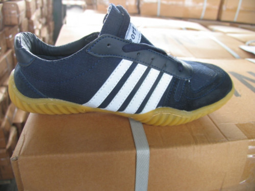 Zatrzymano 24 tysiące podrobionych adidasów