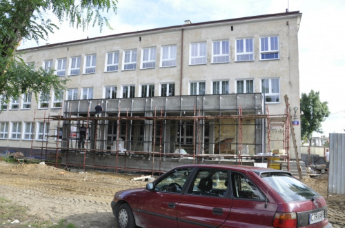 Trwa remont SP 6 w Rumi