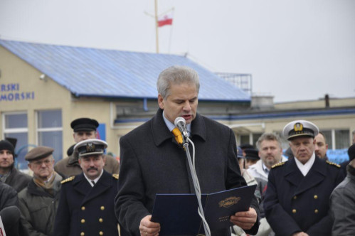Puck: 91-lecie Polski i morza. Defilada i orędzia w porcie rybackim