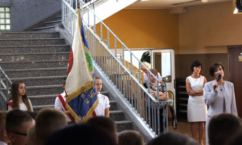 Rozpoczęcie roku szkolnego w SP nr 5 w Wejherowie klasy IV do VI - fot. Marta Krawczyk