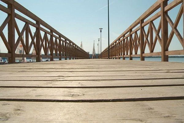 Otwarto pomosty na Jeziorze Żarnowieckim