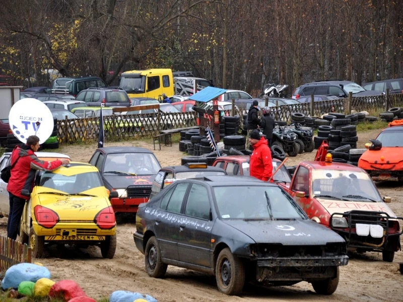 Pomarańcza, Pirat, Szerszeń na start!