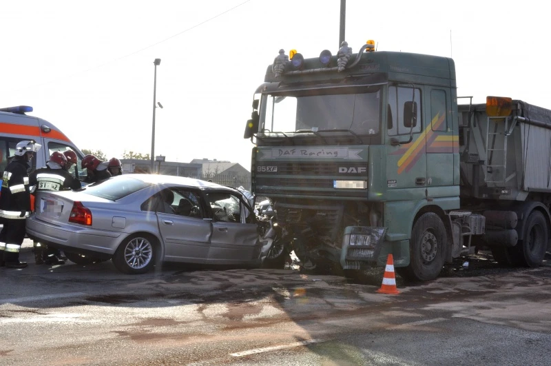 Czołówka ciężarówki z Volvo w Gościcinie 