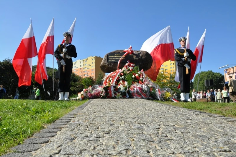 Tablica pamięci Gdyńskich Kosynierów