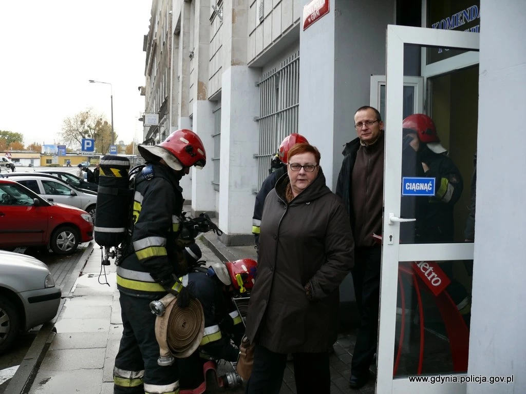 Ćwiczenia pożarowe w gdyńskiej Komendzie