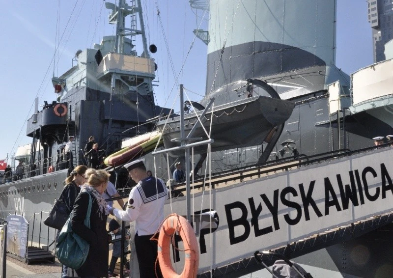 ORP Błyskawica czeka na zwiedzających