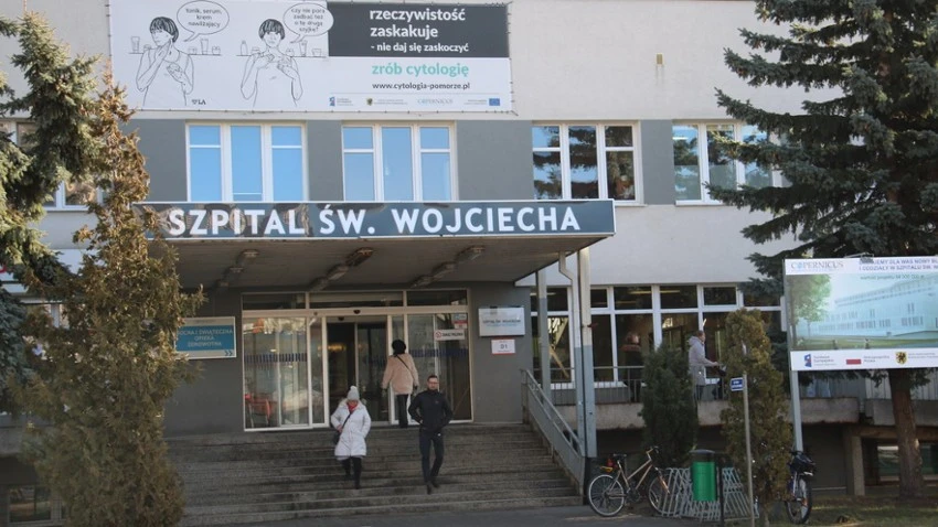  BUDYNEK SZPITALA IM. ŚW. WOJCIECHA W GDAŃSKU. FOT. ALEKSANDER OLSZAK