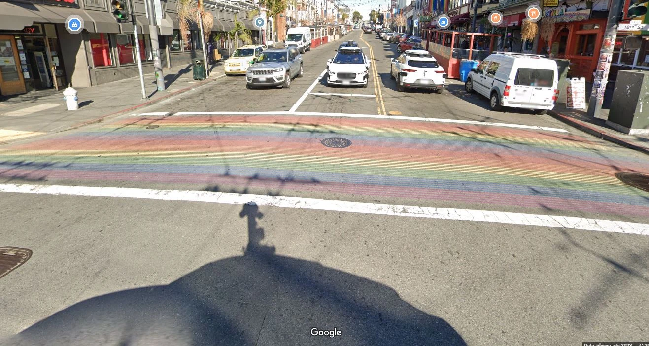 Tęczowe przejście znajduje się m.in. w San Francisco w USA/źródło: Google Maps 