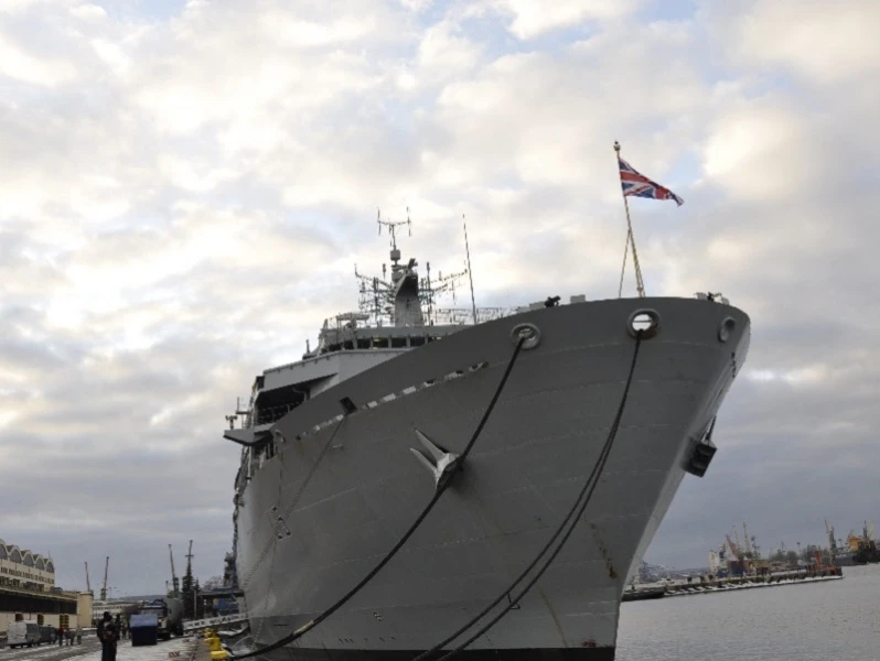 HMS Bulwark w Gdyni