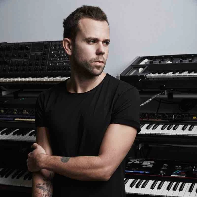 źródło: www.facebook.com/m83