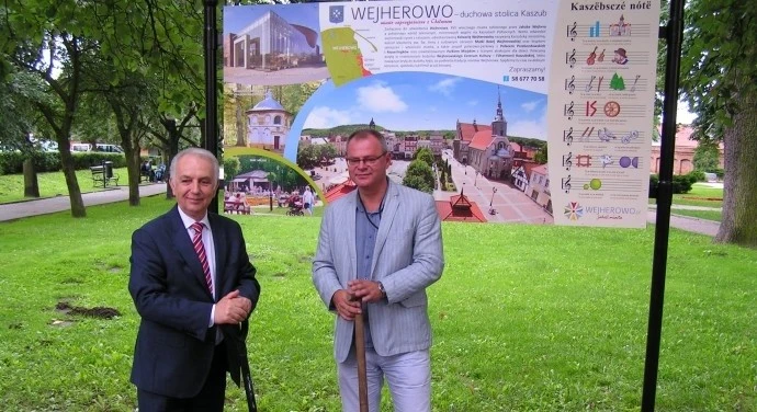 Zastępca prezydenta Wejherowa Bogdan Tokłowicz i burmistrz Chełmna Mariusz Kędzierski./ wejherowo.pl