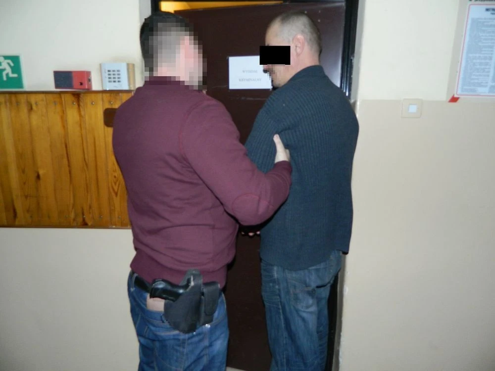 Kryminalni zatrzymali dwóch włamywaczy
