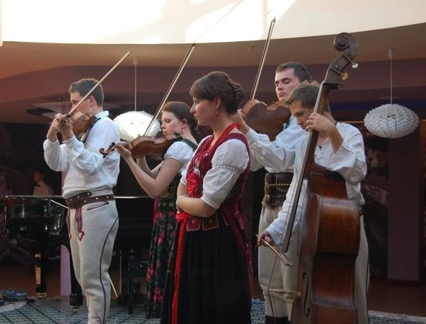 Koncert kapeli góralskiej w Pucku