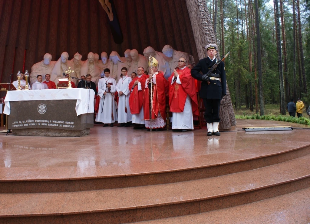 Uroczystości w Piaśnicy pod przewodnictwem ks. abpa Głodzia