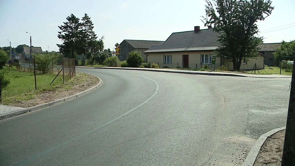 Wyremontowana droga Łebcz – Starzyński Dwór oddana do użytku