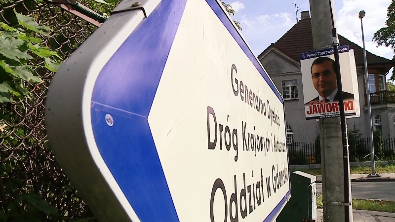 Przedwyborcza walka z plakatami